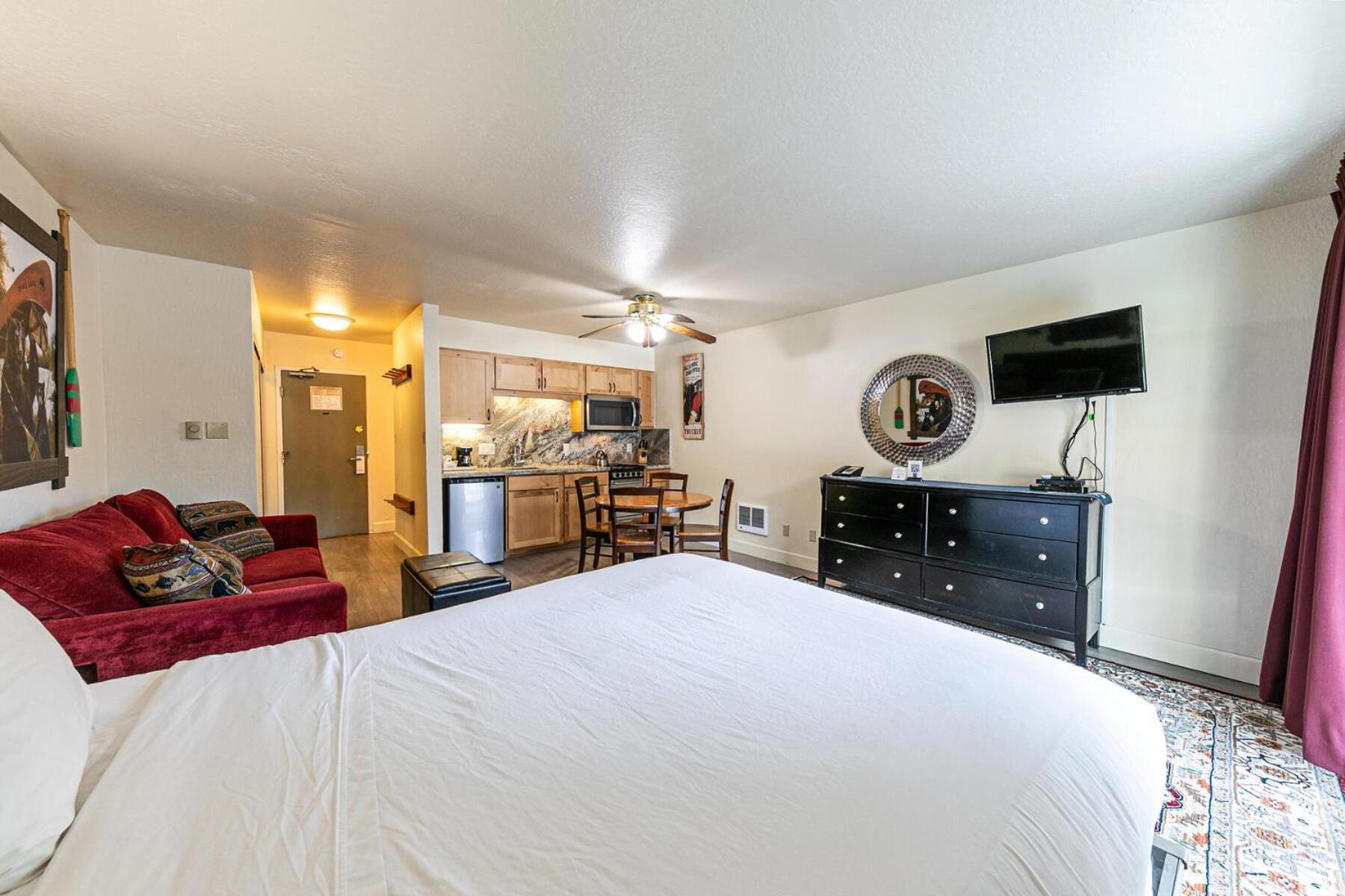 Charming Queen Studio Deluxe W/Balcony #233 At Donner Lake Village Truckee Extérieur photo