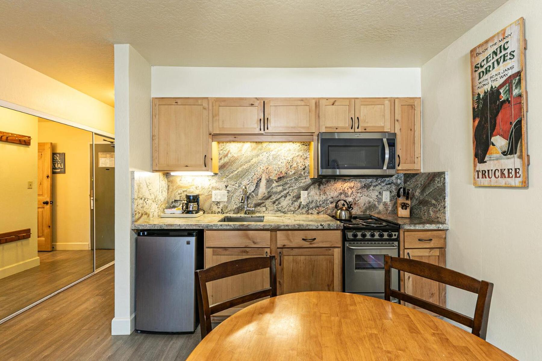Charming Queen Studio Deluxe W/Balcony #233 At Donner Lake Village Truckee Extérieur photo